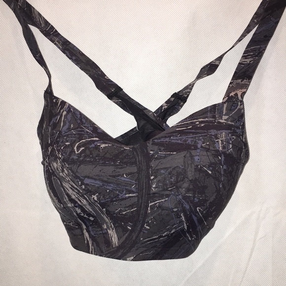 Cross Back Sports Bra - Picture 3 of 5